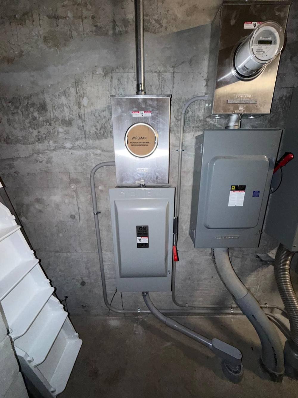 Meter can and fused safety switch, service entrance install