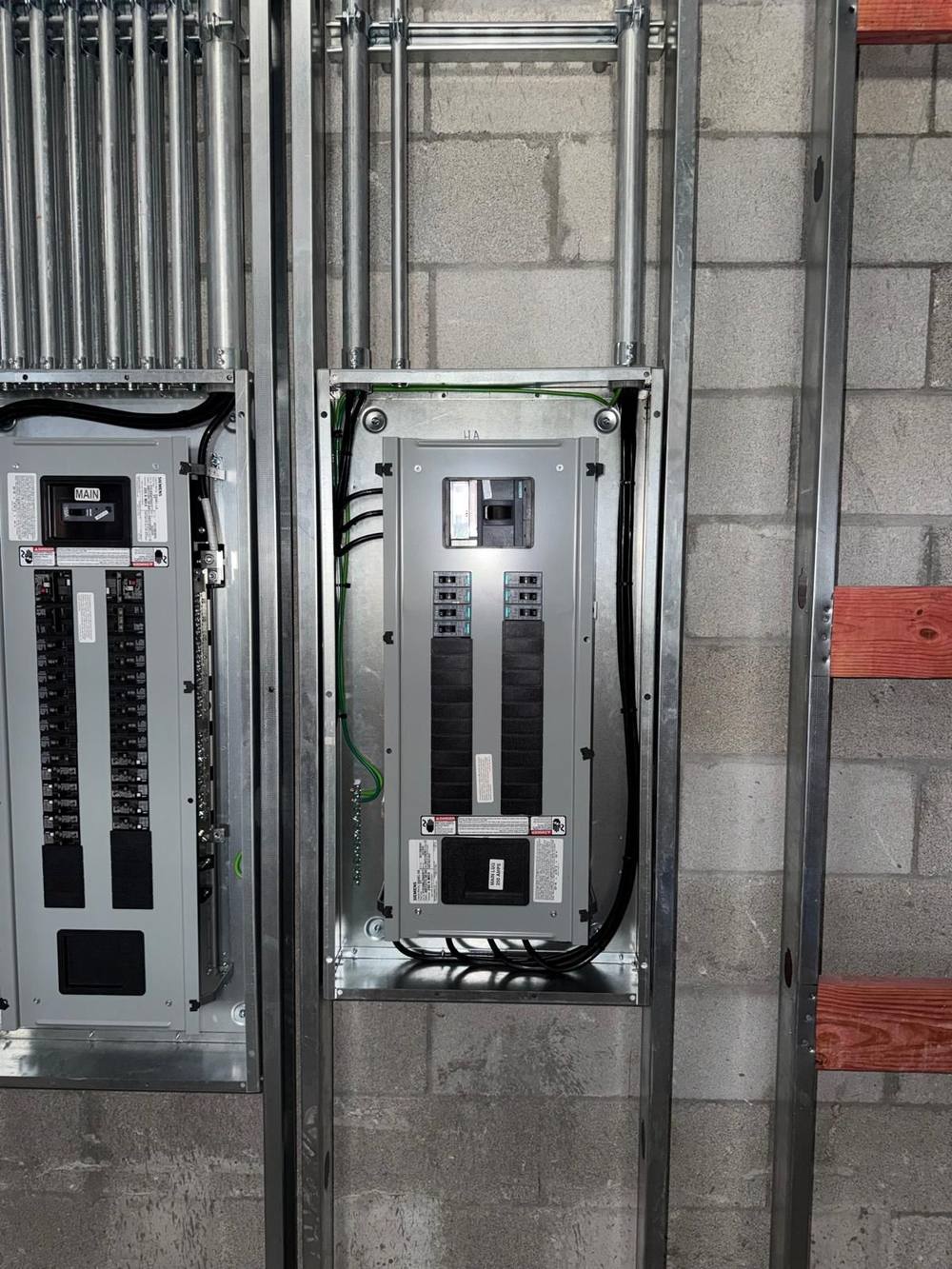 HA panel with main breaker and stacked circuit breakers